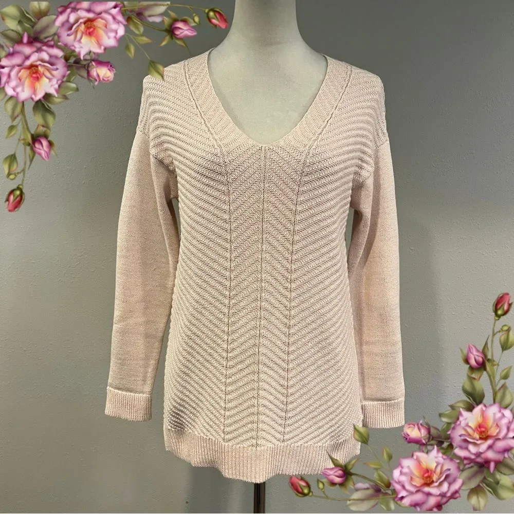 Chaps Women's V-Neck Sweater in Light Pink with sparkles size small